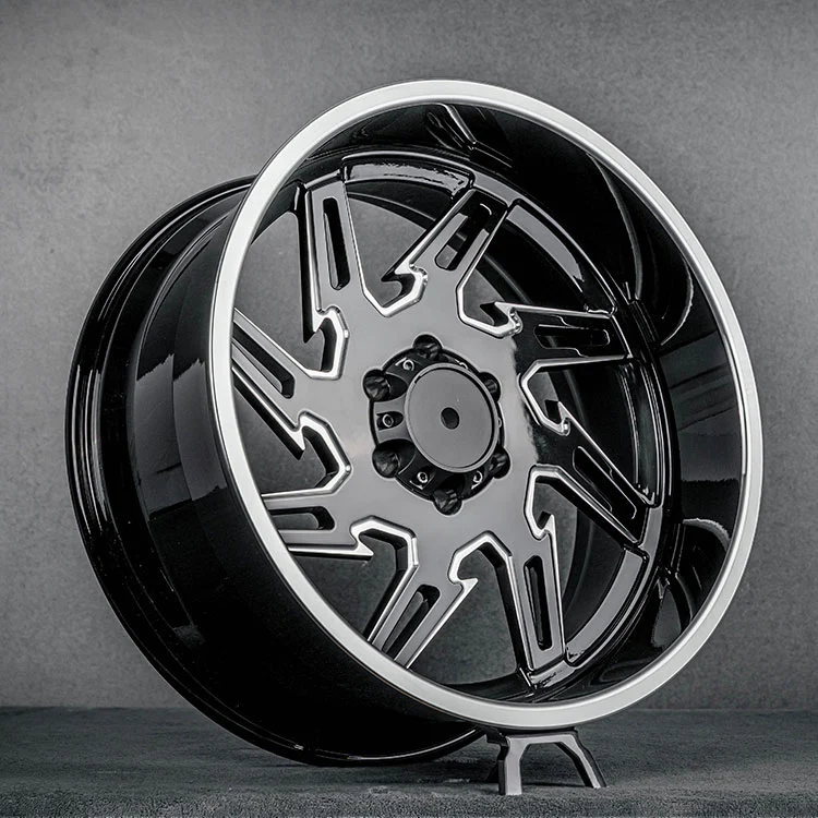 Кованые диски для бездорожья глянцево-черного цвета с полированной кромкой